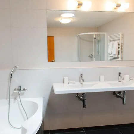 Adeba Plus Hotel 4*