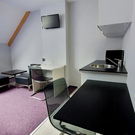 Adeba Plus 4* Prague