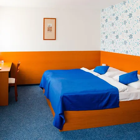Hotel Adeba Plus