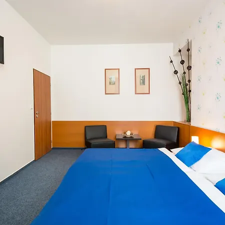 Hotel Adeba Plus 4*