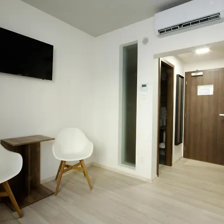 Hotel Adeba Plus 4*