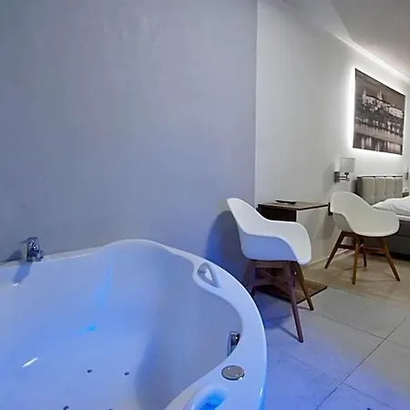 Adeba Hotel
