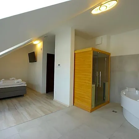 Adeba 4* Praha