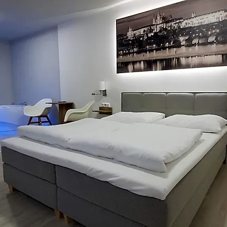 Hotel Adeba