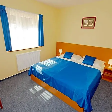 Hotel Adeba