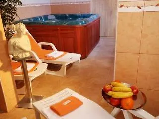 Отель Adeba 3*